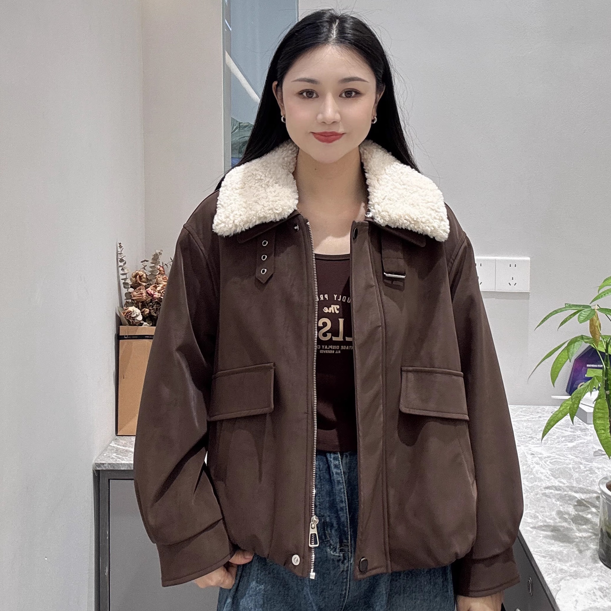 2025秋冬新款显瘦减龄羊羔毛加绒短款夹克外套女时尚休闲百搭