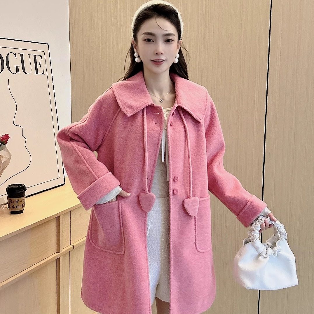 2025秋冬新款温柔可爱风娃娃领爱心装饰中长款宽松毛呢外套女,女装/女士精品,毛呢外套,淘宝优惠券,粉丝福利购,淘宝优惠卷