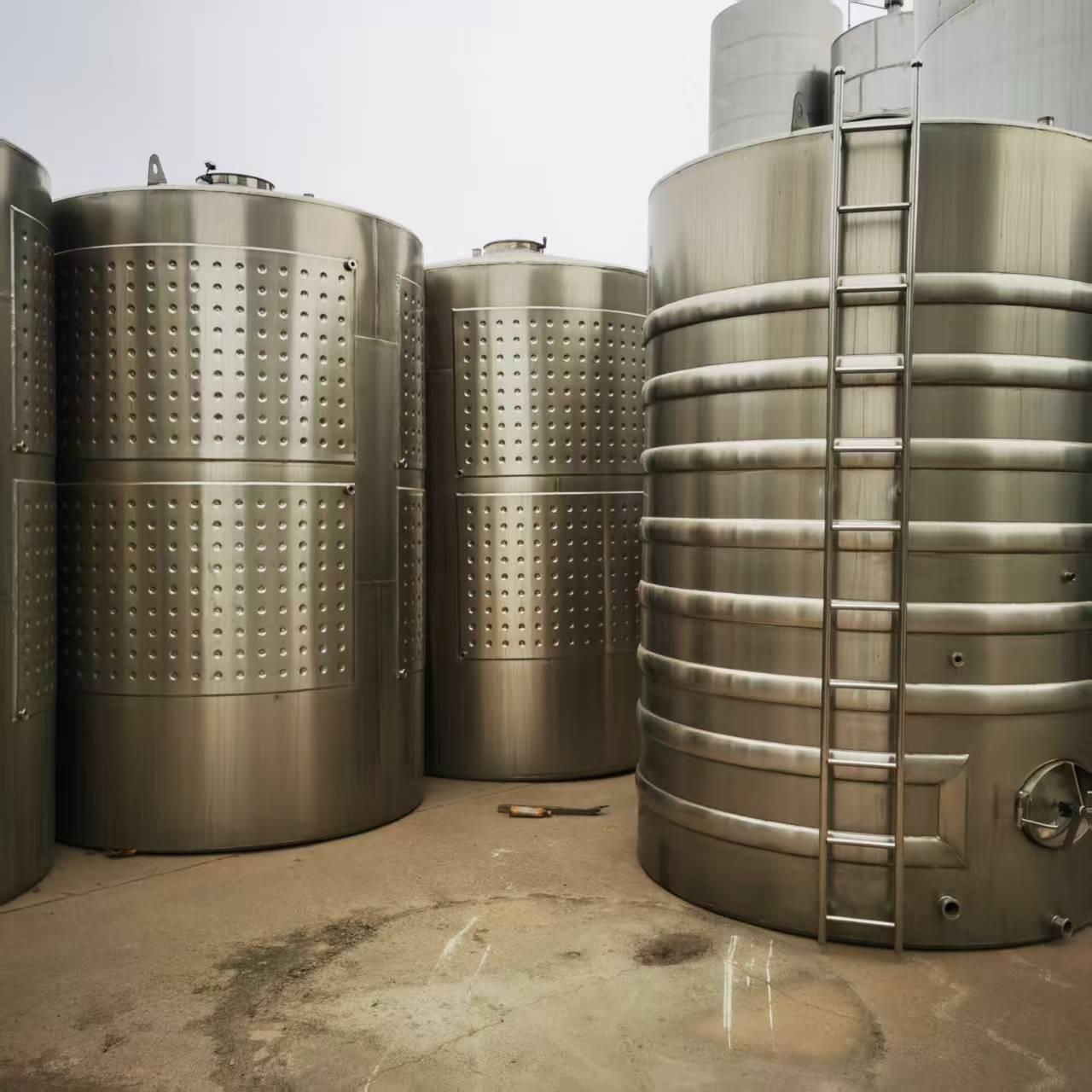 304不锈钢立式液体储罐双层保温食品储油罐储酒罐发酵用储化工