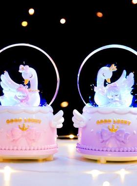 梦幻天鹅女孩玻璃水晶球音乐盒音乐盒漂浮雪花旋转桌面装饰生日礼