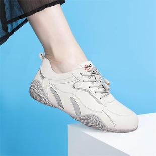 女子春季款轻奢真皮休闲运动鞋散步轻便软底网面平底透气旅游网鞋