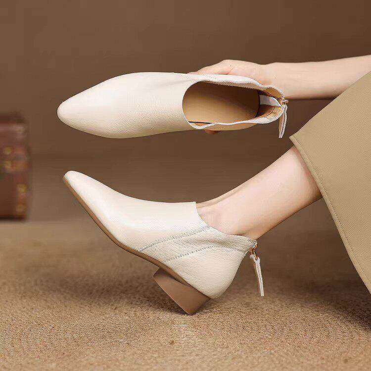 软羊皮及踝靴女短靴粗跟米白色后拉炼真皮尖头低跟裸靴子女冬单靴