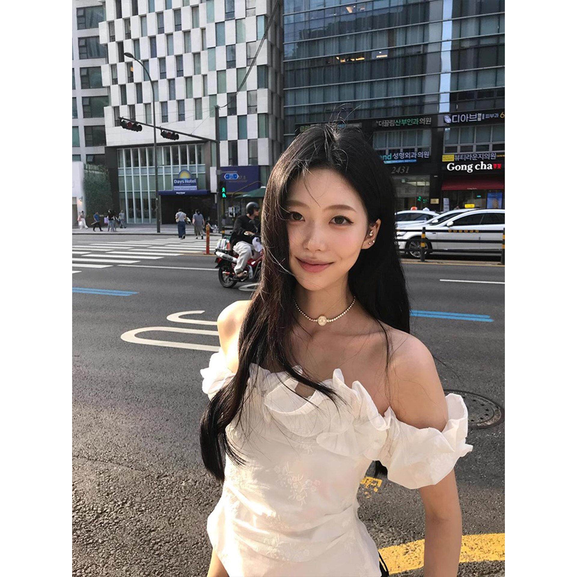 Rixo Kelly法式一字领斜肩短袖t恤女夏季修身荷叶边短款露肩上衣