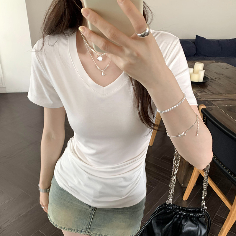 小众白色V领纯欲修身显瘦正肩短袖T恤女夏季2024新款收腰压褶上衣