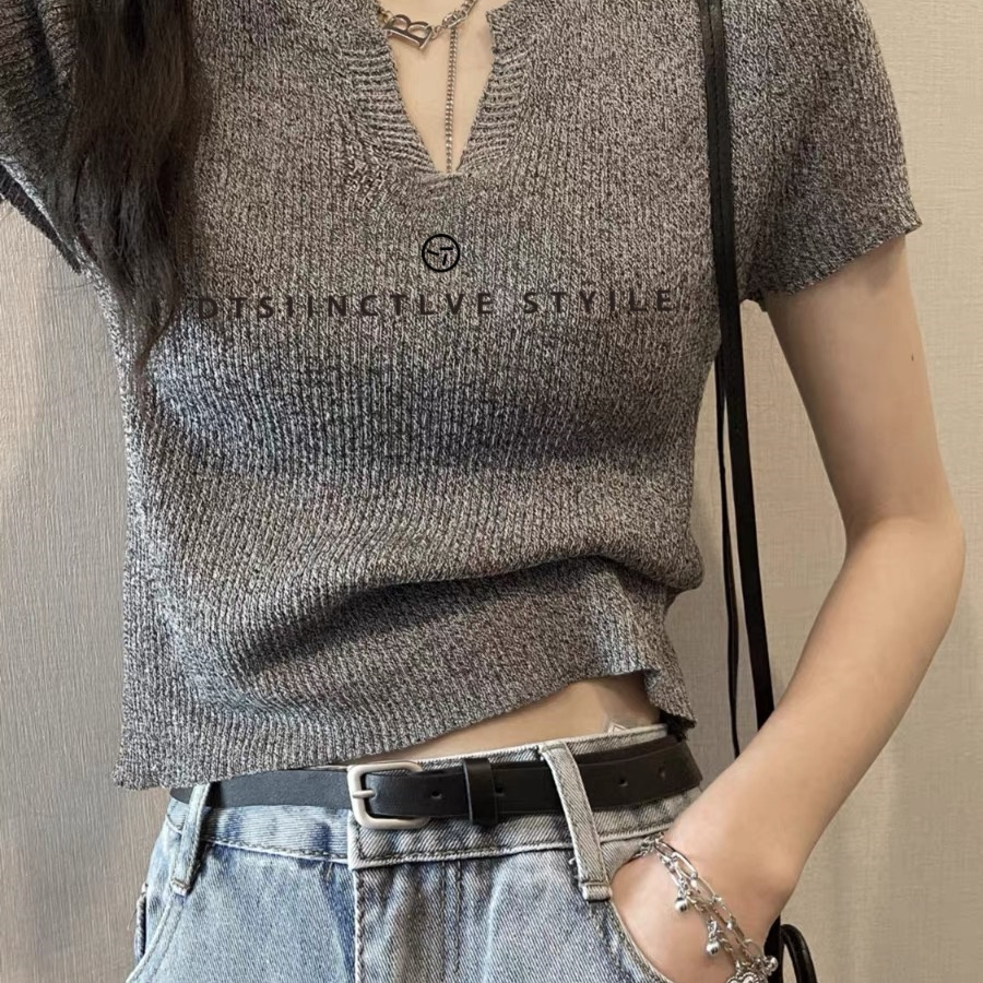 小个子灰色v领短袖针织衫女2025年夏季新款设计感t恤小众短款上衣