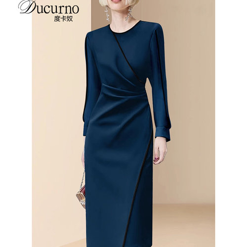 度卡奴高端气质英伦风精致裙子