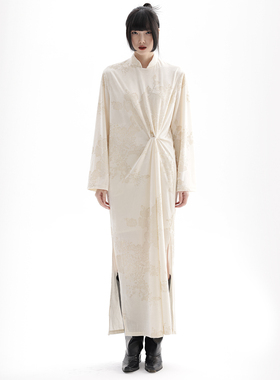 APOZi collection/镜水浮金/新中式扭结丝绒旗袍裙低开叉国风长裙