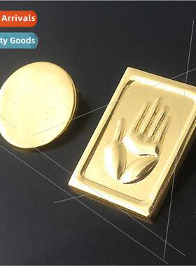 Anime and manga around JOJOs wonderful adventure palm brooch