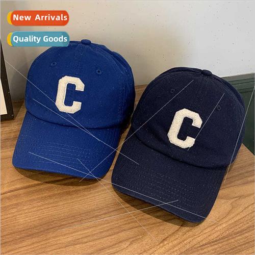 Korean  of the Japanese niche letter C duck tongue cap femal