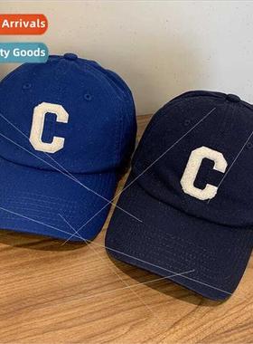 Korean  of the Japanese niche letter C duck tongue cap femal