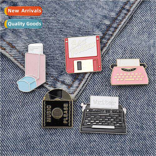 2020 Creative Alloy Brooch Cartoon Oil Drip USB Memory Card