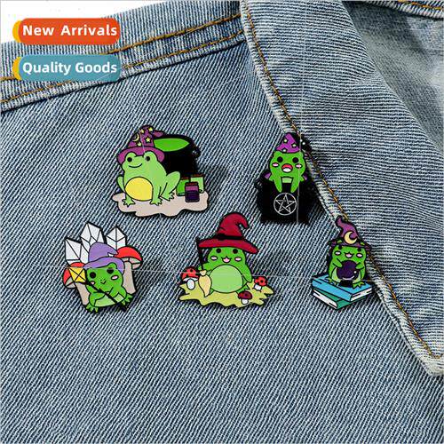 Cartoon creative cute frog brooch weird little frog small an