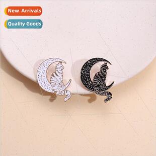 New sitting on the moon cat metal paint badge clothes backpa