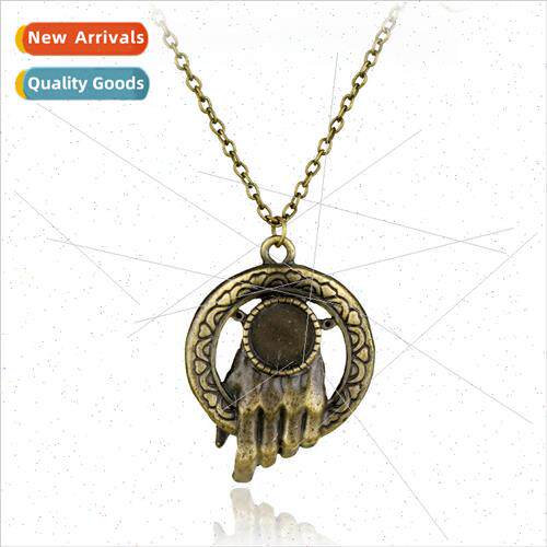 Punk Vintage Kings Hand Pendant Necklace