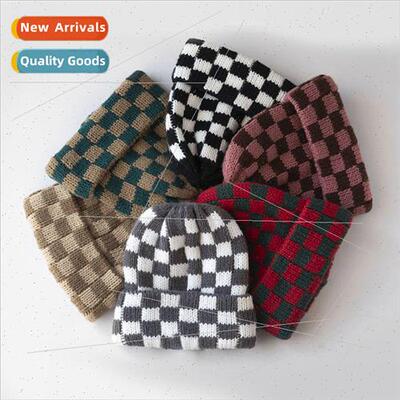 Koreas fall and winter warm collision color checkerboard pla