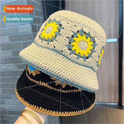 Hand-knitted flowers wool cap childrens fall and winter vers
