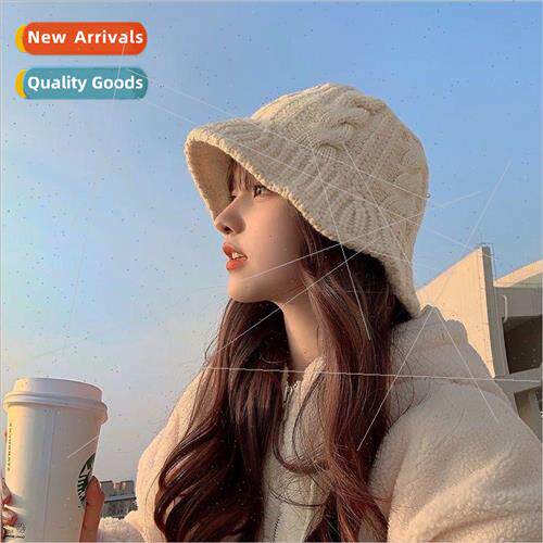 Show face small Korean  of the of retro handmade woolen basi