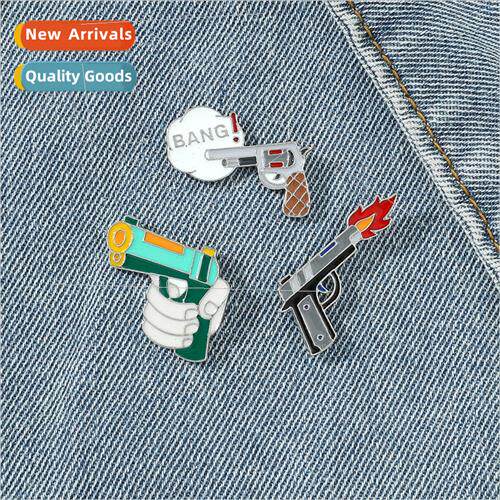 Cartoon creative personality pistol brooch pistol metal badg