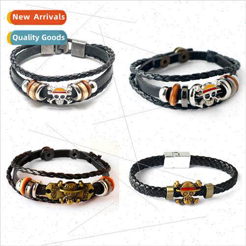 Anime around the King of Thieves leather bracelet straw hat