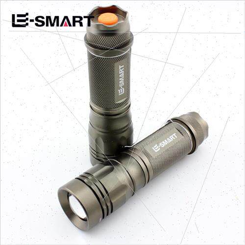 XML-T6/U2 Zoom and Focus LED26650 Rechargeable Bright Flashl
