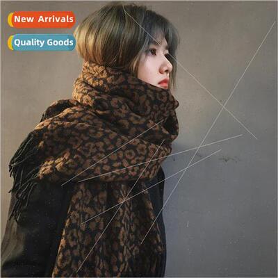 Stylish eye-catching leopard imitation cashmere scarf female