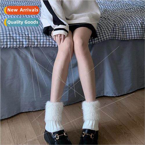 White fall and winter warm feather yarn sockliner faux fur k