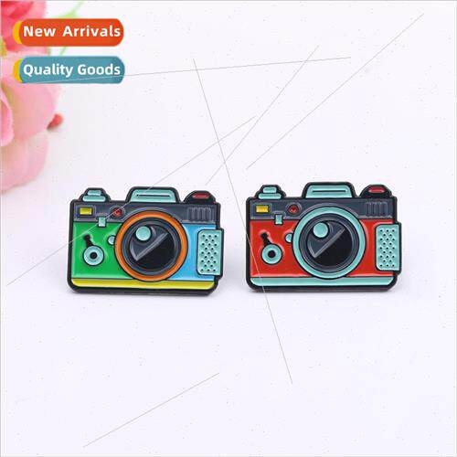 Vintage oil drip camera brooch metal badge camera landscape