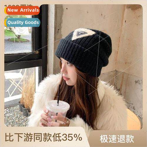 Pile of hats men and women winter students versatile knitted