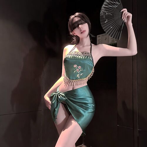 性感古风刺绣肚兜女流苏绑带高级感纯色套装花朵图案金色挂脖旗袍