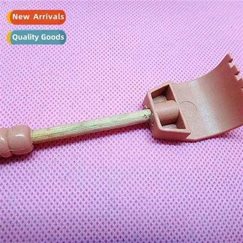 No need to ask for a scratching h Retractable Massage Equipm