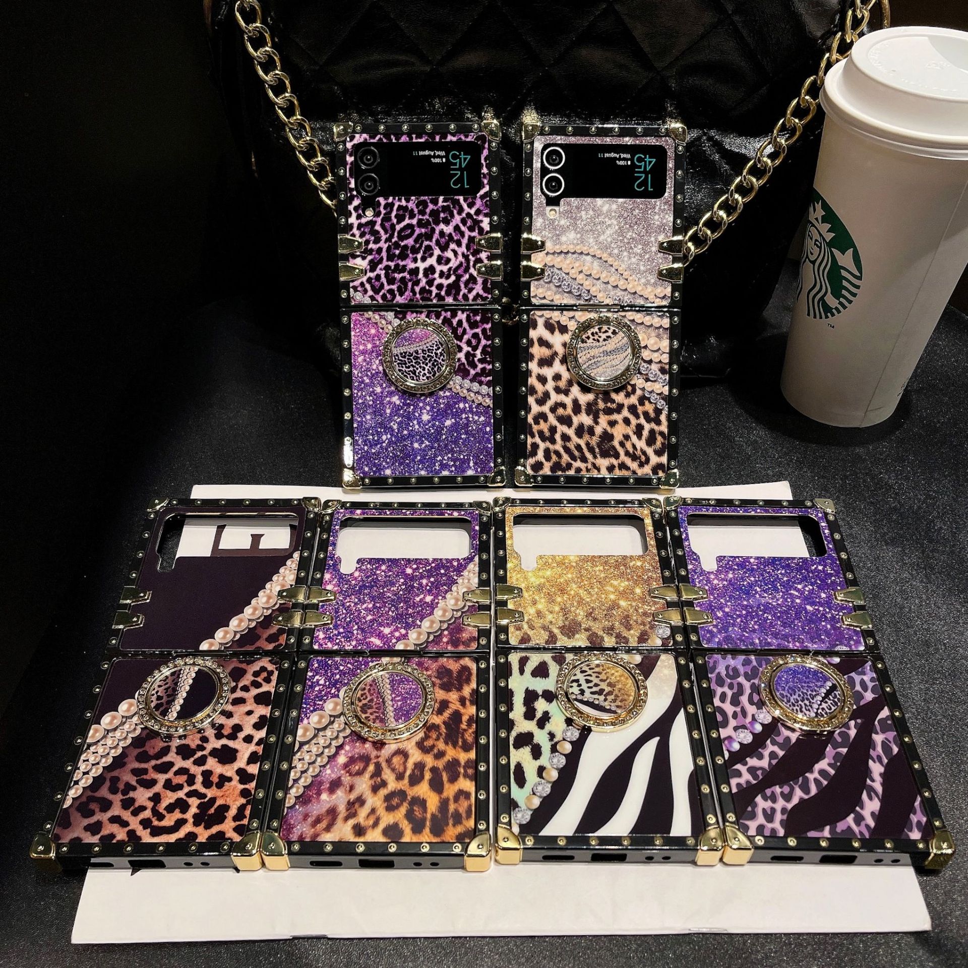 适用Samsung Z Flip4/5 Pearl Leopard Print Square Phone Case