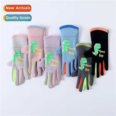Autumn  winter childrens warm gloves outdoor windpro waterpr