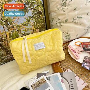 Large capacy portable cute 2023 new skincare ins wind cy col