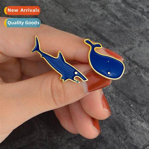 New creative enamel brooch alloy oil drop whale pin Japanese