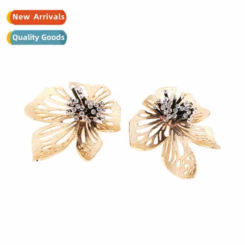 ZA exaggerated vacati style alloy flower earrings in retro B