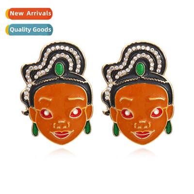 Creative persalized character shaped diamd earrings queen cr