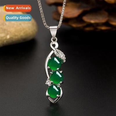 n diamd chrysoprase four seass bean pendant female leaves gr
