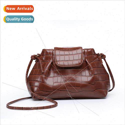 2022 fall winter new clouds bag crocodile women bag ostrich