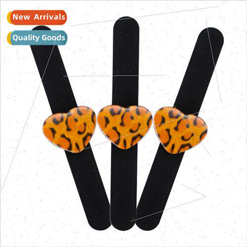 Pat wh magnet wrist ware studio hairdressing coiffure suctio