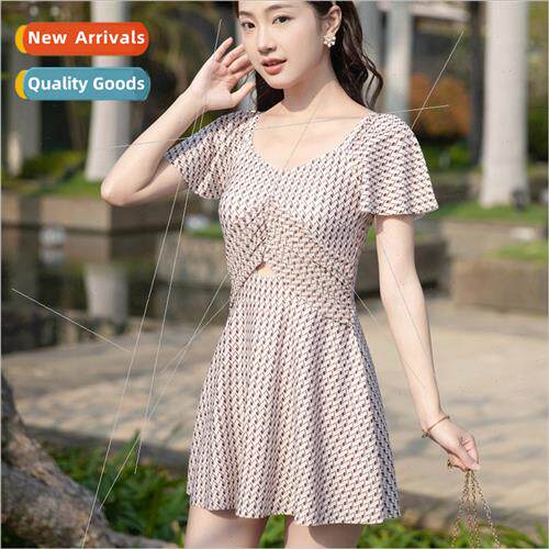 23 new one-piece swimsu female conservative flesh covering t