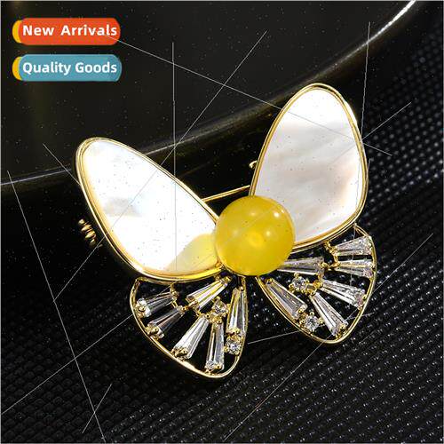 High-grade cocoon into butterfly butterfly brooch retro nich