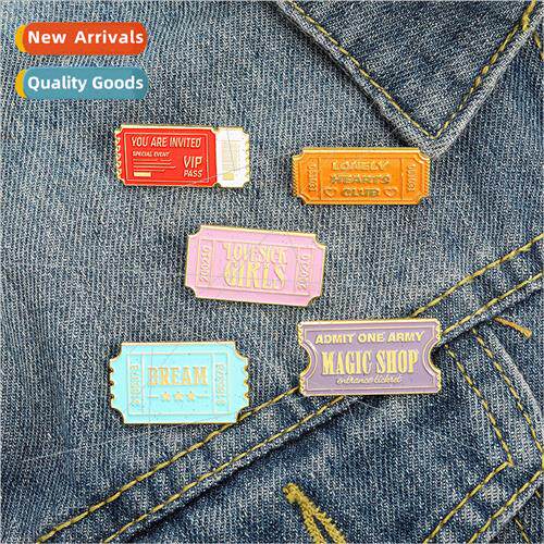 Europe Uned States new simple alloy letter brooch personaliz