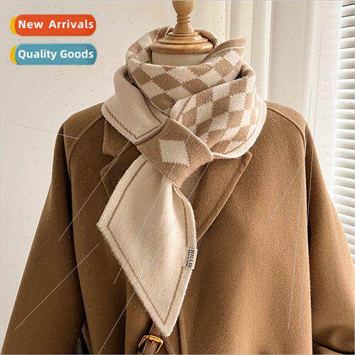 Korea  new fall winter diamond grid fashion knted small scar