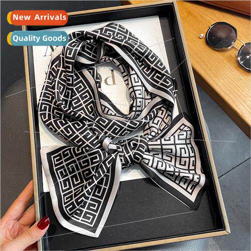 2021 new Europe Uned States imation silk scarf fashion decor