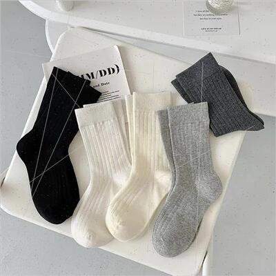 Solid color vertical stripes womens socks ins tide socks pla