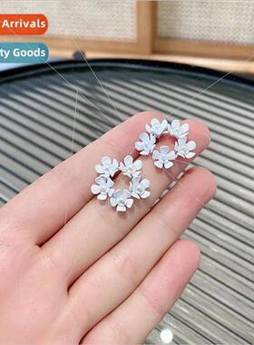 Milk whe flower earrings new 2023 super gentle simple pearl