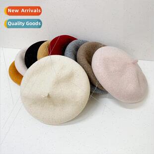 beige large beret wind blowing half-summer autumn winter apr