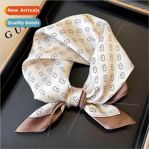 Circle printing mulberry silk silk scarf women in Europe Une