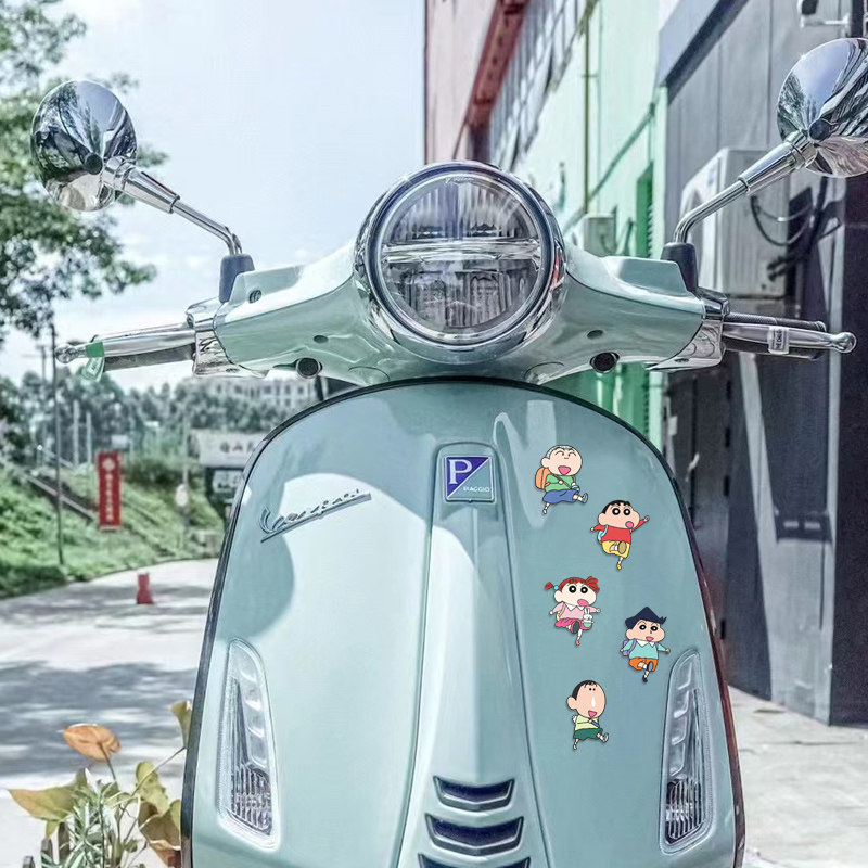 摩托电动车反光贴纸蜡笔小新卡通可爱装饰贴机车贴维多利亚vespa
