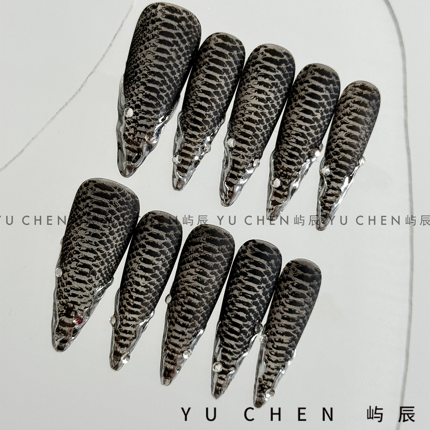 屿辰|液态蟒蛇 美甲穿戴甲蛇皮立体鎏银造型猫眼手工哑光磨砂原创